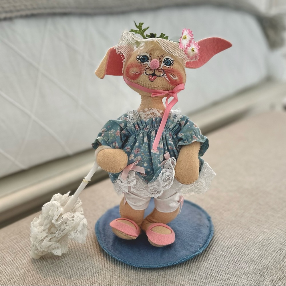 Vintage ‘88 Annalee Easter Parade Felt Bunny w/Parasol Excellent Condition